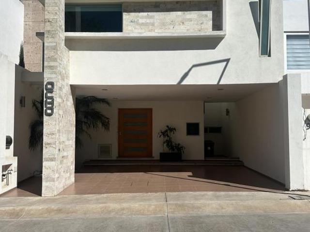 Casa frente área verde
