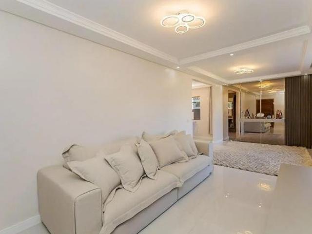 CASA FRENTE RUA COM PISCINA BAIRRO UBERABA