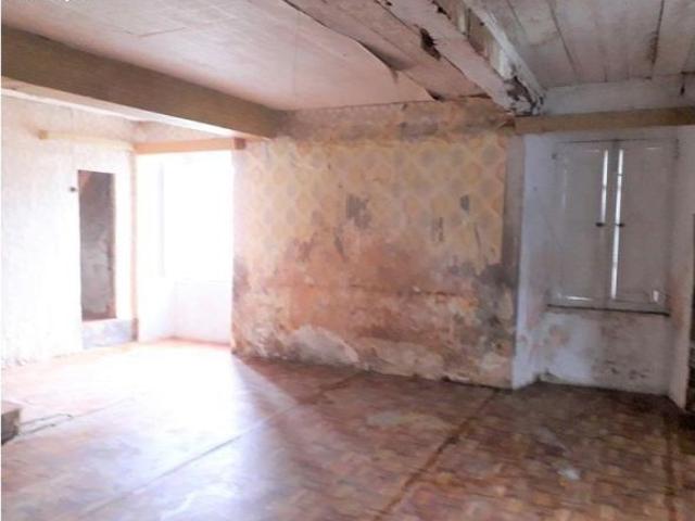 CASA GALLEGA DE PIEDRA PARA REHABILITAR A CAPELA