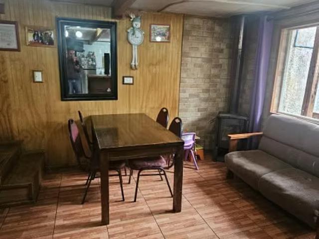 Casa galvarino 1525, a unas cuadra de victoria y simpson | 8 dormitorios por 6117.38 en Coyhaique