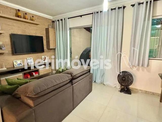 Casa geminada à venda em Justinópolis – 72,70 m²  | 2 Quartos com closet | Espaç