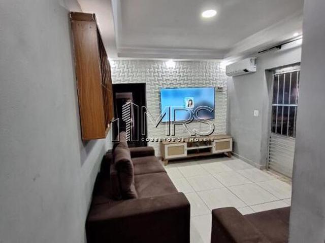 Casa Geminada à Venda na Glória 2 Quartos, 2 Vagas, Semi mobiliada