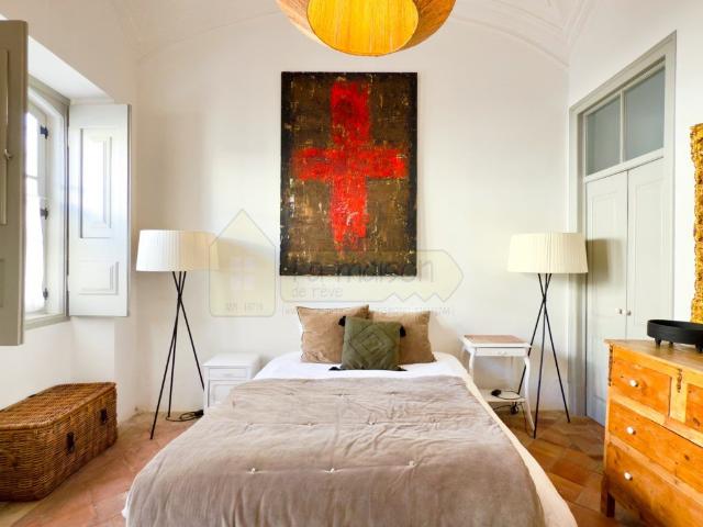 Casa geminada cheia de charme I Arquitetura tradicional I 3. 82m² Olhão