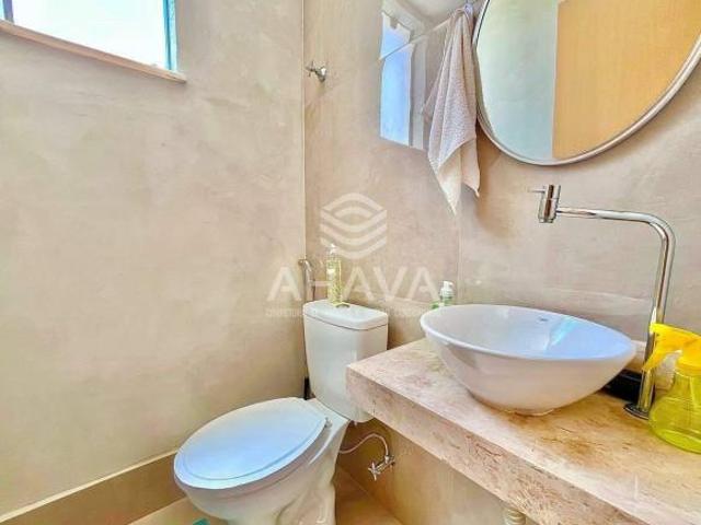 Casa Geminada com 3 Quartos à Venda, 149m², Santa Rosa, próximo à Rua Boaventura