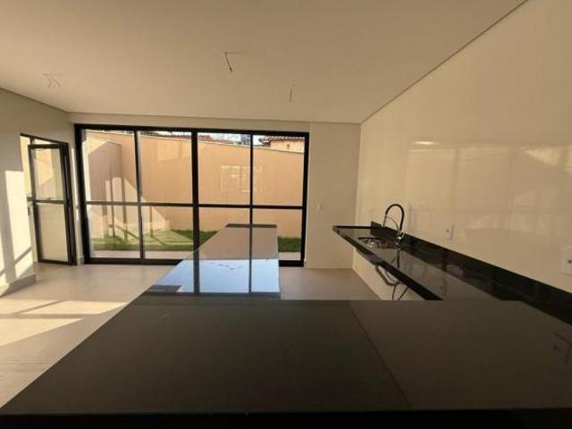 Casa Geminada com 3 quartos à venda em Belo Horizonte, no bairro Vila Cloris