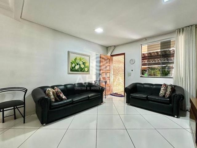 Casa Geminada com 3 Quartos sendo 1 Suíte, 141m², Planalto, Próximo à Avenida Deputado Último de Car