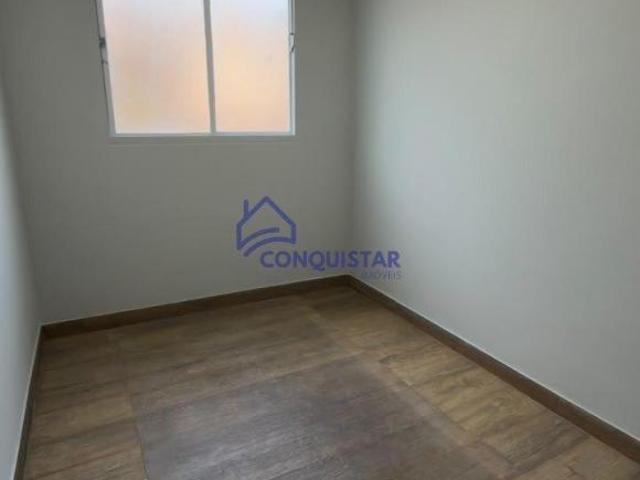 Casa geminada com entrada coletiva 3 quartos no Bairro Candelária!