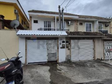 Casa geminada duplex reformada R$ 1.500