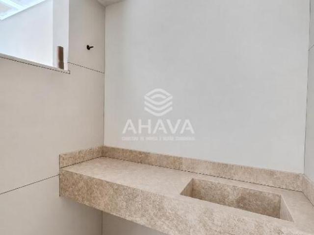 Casa Geminada de Esquina 3 Quartos sendo 1 Suíte à Venda, 130m², 2 Vagas, Bairro Itapoã, próximo a A