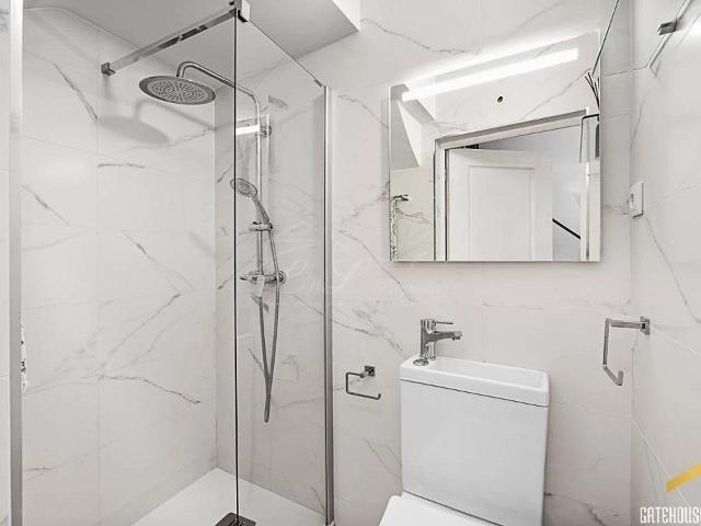 Casa geminada de 2 quartos com terraço no telhado, centro de. 96m² Tavira Santiago