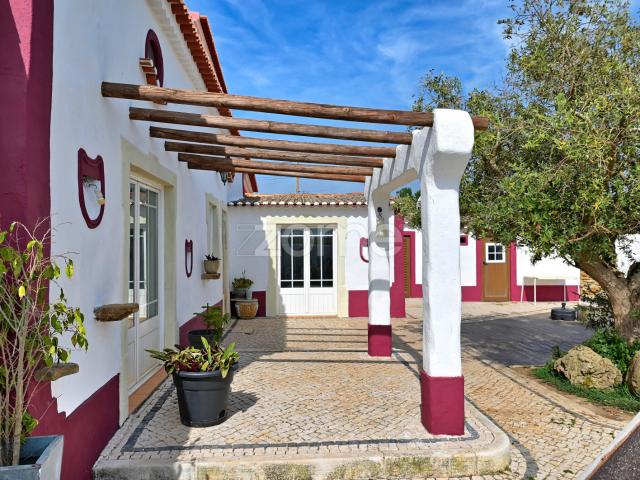 Casa geminada de 3 quartos +1 casa| Charneca Encarnação, Mafra