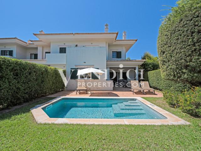Casa Geminada de 3 Quartos Magnífica À Venda 117m² Almancil