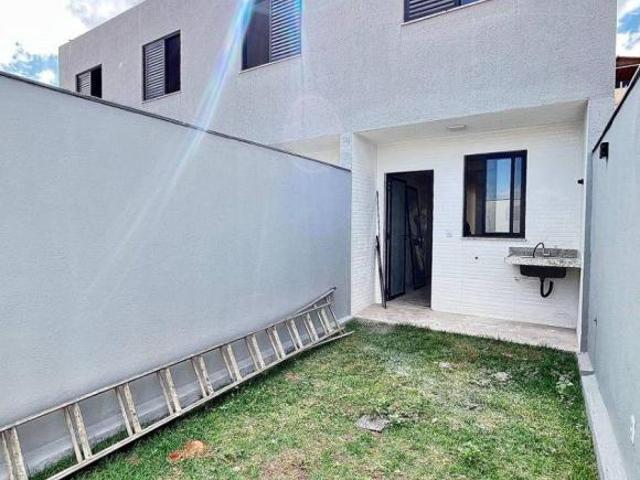 Casa Geminada | Entrada Independente | 2 quartos | 2 suítes | 3 vagas | 132 m² | Copacabana