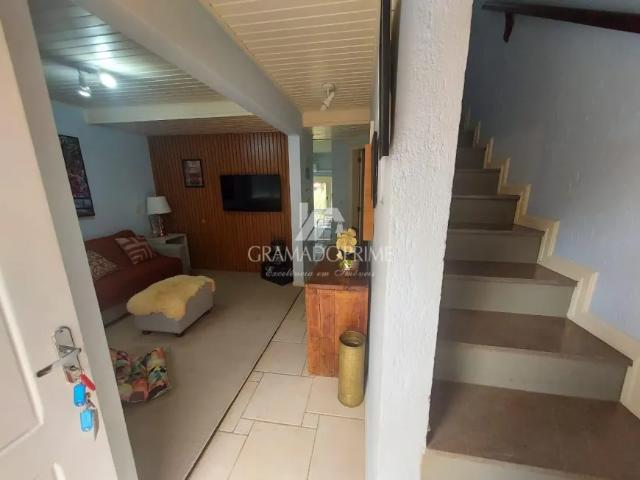 Casa geminada próximo ao lago negro