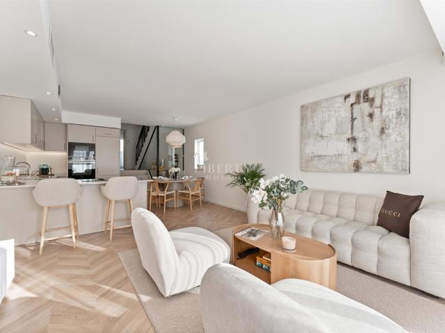 Casa geminada reformada com 3 quartos à beira mar, à venda e. 132m² Almancil