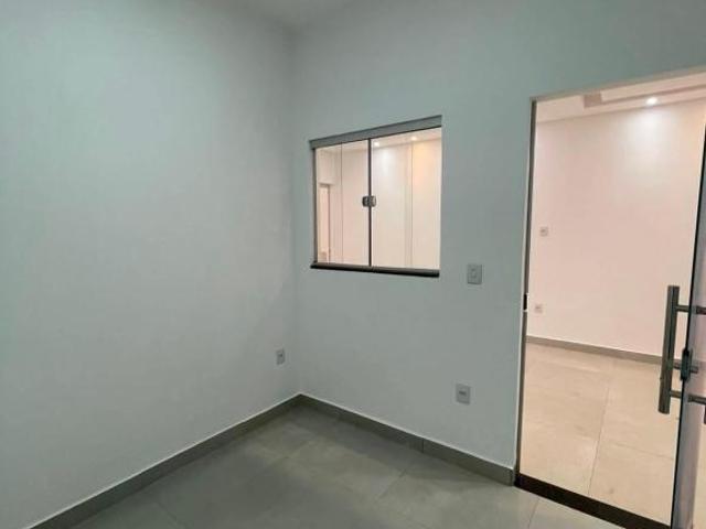 Casa geminada terreo 3 Quartos, sendo 1 suite Jardim Vitoria COD 1851
