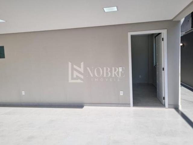 Casa Geminada Triplex com 200 m², Piscina e Área Gourmet