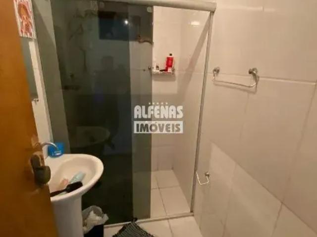 Casa Geminada à venda 3 quartos no Bairro OITIS