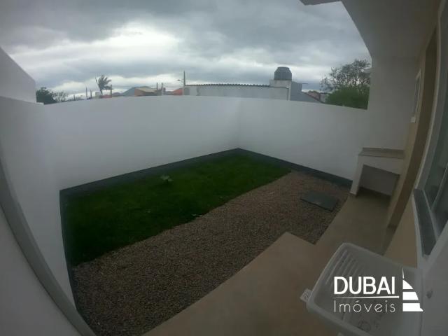 Casa Geminada 02 Dormitórios, Garagem para 02 Carr