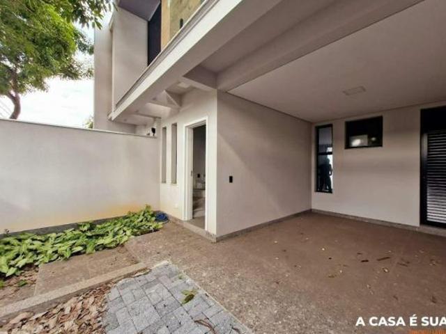 Casa geminada 3 quartos em lote plano, na região do sapucaias III em Contagem