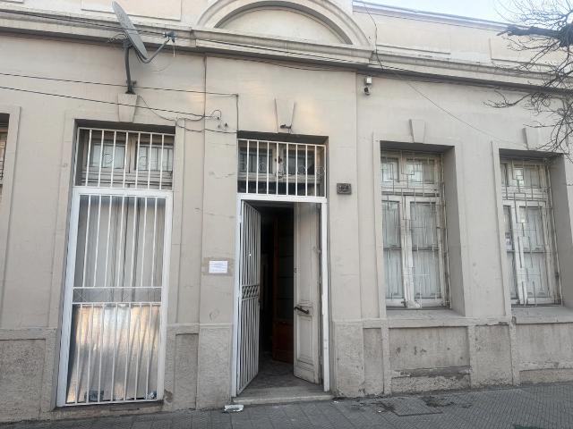 Casa grande 8 hab 3 baños, 2 entradas independientes