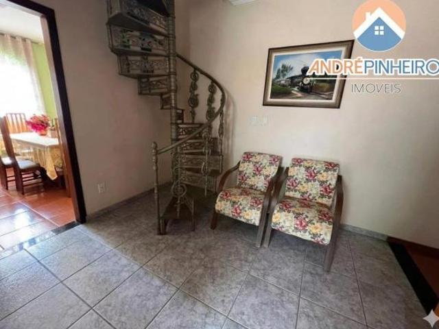 Casa Grande com 8 Quartos à Venda no Piratininga BH | Quintal Amplo e Hidro!