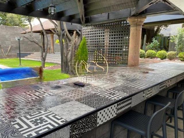 CASA GRANDE CON ALBERCA EN VENTA ARBOLEDAS 1RA SECCION CELAYA
