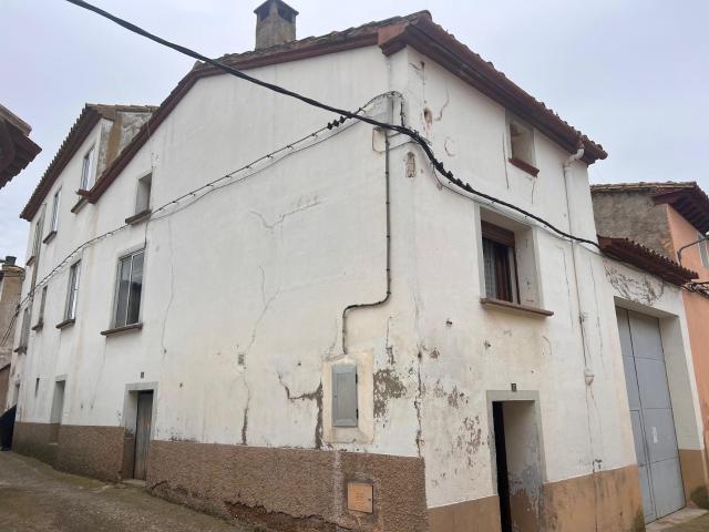 CASA GRANDE DE PUEBLO CERCA DE HUESCA QUINZANO