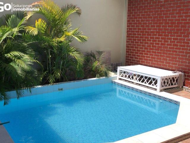 Casa grande en Urb. Los Geranios Piura