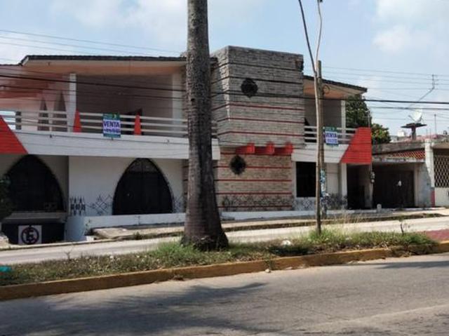 CASA GRANDE EN AV. JUSTO SIERRA