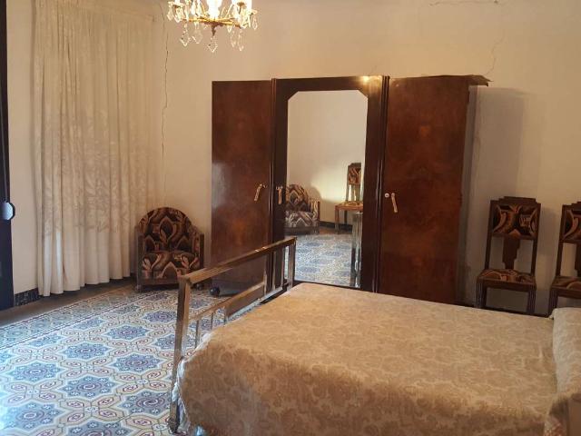 CASA GRANDE EN PLAZA ESPAÑA VELILLA DE EBRO