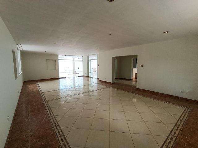 Casa grande para oficinas públicas o privadas Piura