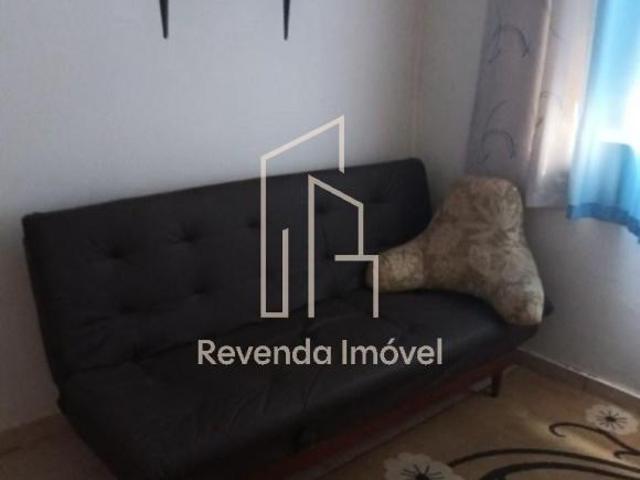 Casa grande que foi dividida em duas, com terreno de 430 m2