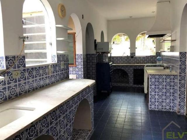 Casa Granja Viana | Zona Mista | 2.714m² Terreno | 4 Quartos | Oportunidade