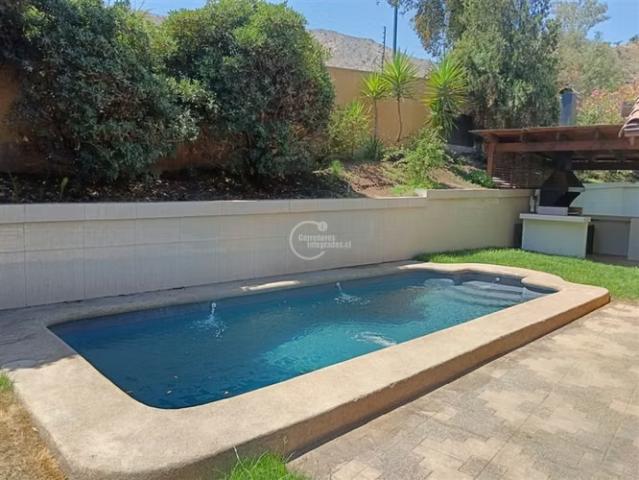 Casa Huechuraba, 5 dorm, 3 baños 193/881 piscina, quincho PPW | 5 dormitorios por 14200.00 en Huechuraba