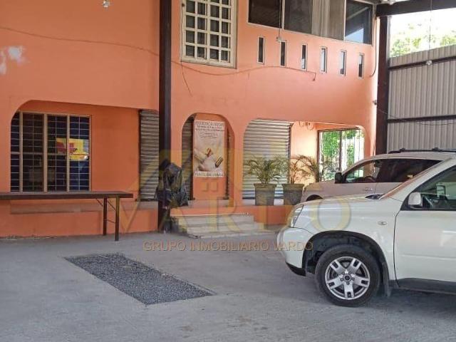 CASA HABITACION CON LOCALES EN VENTA | CADEREYTA JIMENEZ, N.L