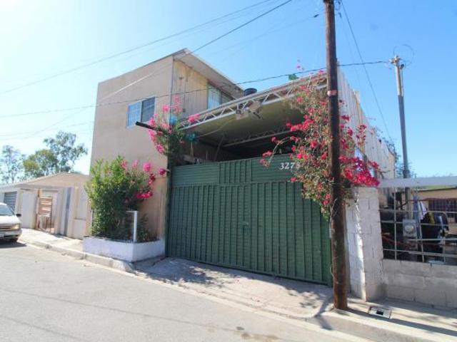 CASA HABITACION DE DOS NIVELES EN VENTA COLONIA COLOSIO 4