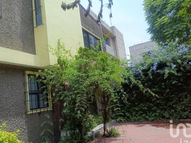 CASA HABITACION EN AV REVOLUCION MZ2 LT11COL. TEPALCATES IZTAPALAPA CP09210 CDMX