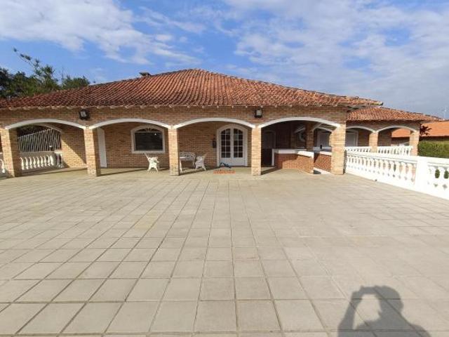 Casa de alto padrão no Haras Bela Vista em Vargem Grande Paulista SP: 5 quartos, 4 suítes, 3 salas