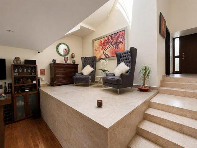 CASA HERMOSO JARDIN / LOMAS DE LAS PALMAS / SEGURIDAD