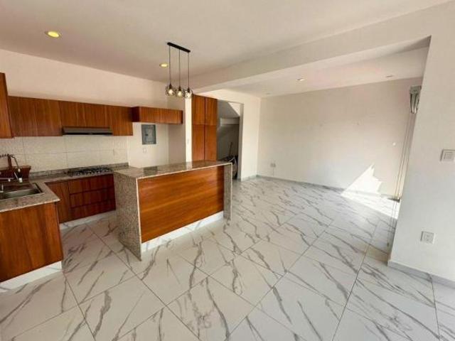 Casa Hermosa en Lomas de la Rioja, Alvarado, Con Vista a la Laguna