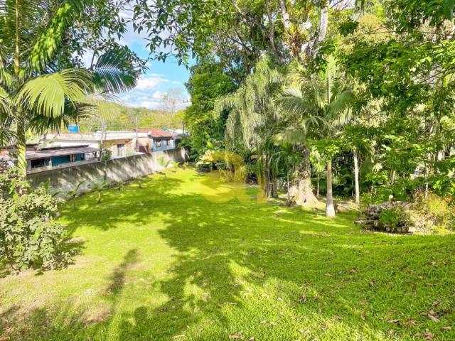 Casa histórica para locação no bairro do salto