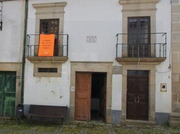 Casa histórica no centro de Vila Cova de Alva, Arganil