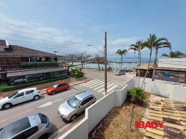 Casa Itaguaçu 365m²