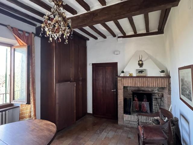 Casa I Due Camini In Centro Storico, Cetona, Siena – Toscana 153m² Cetona