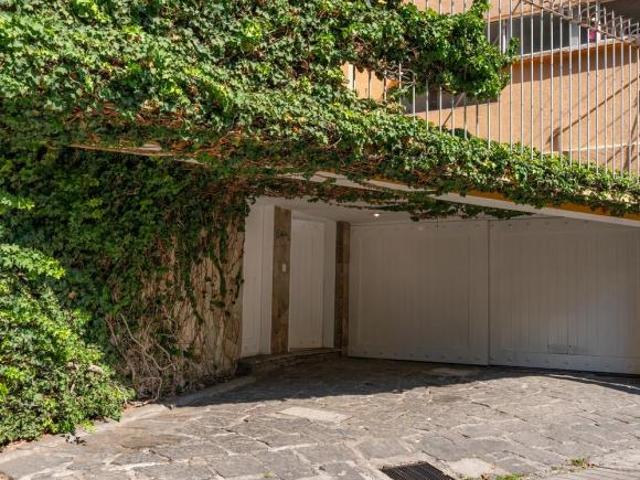 Casa icónica en Privada del Olivo | Arquitectura, luz y amplitud