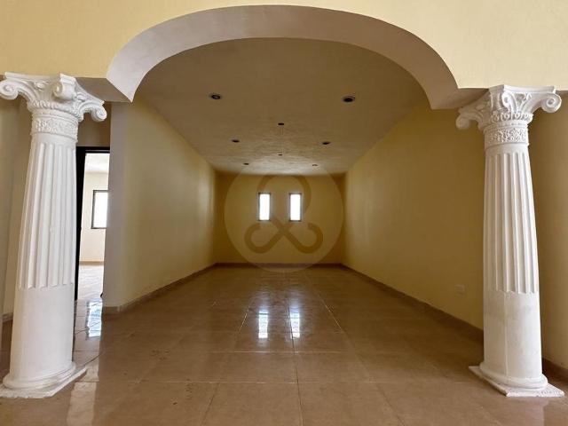 CASA IDEAL PARA OFICINA CON 2 ENTRADAS POR AMBAS CALLES