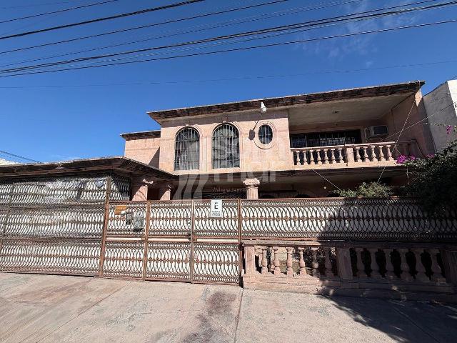 Casa ideal para negocio en colonia Republica