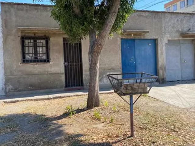 Casa ideal para uso comercial 59548 | 4 dormitorios por 175000. 00 en Quinta Normal