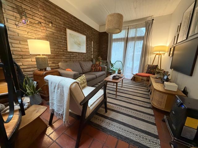 Casa impecable, luminosa y segura se arrienda en Condominio Castillo Velasco, La Reina